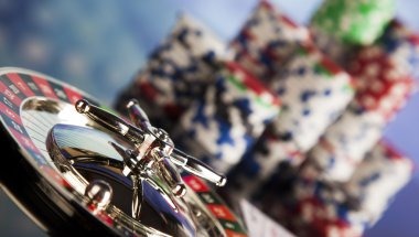 Multi-camera live baccarat studio with dealer and table history on bir365